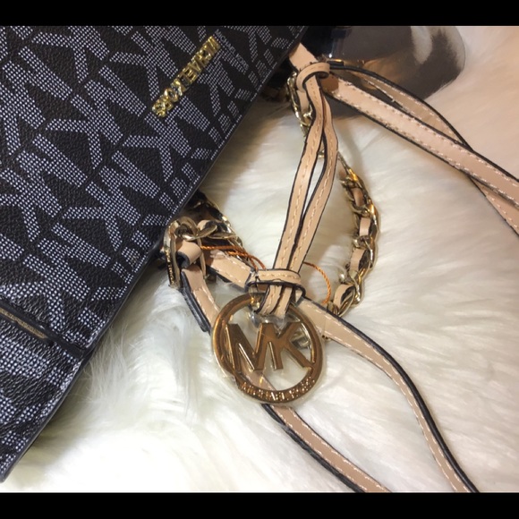 Michael Kors Tote NWOT - Picture 10 of 11